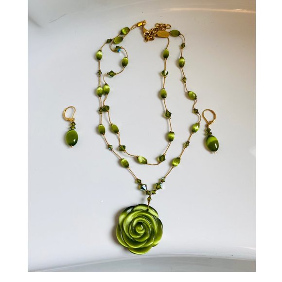 2-Strand Beautiful Glass Flower Necklace w: Matching Earrings - Picture 2 of 6